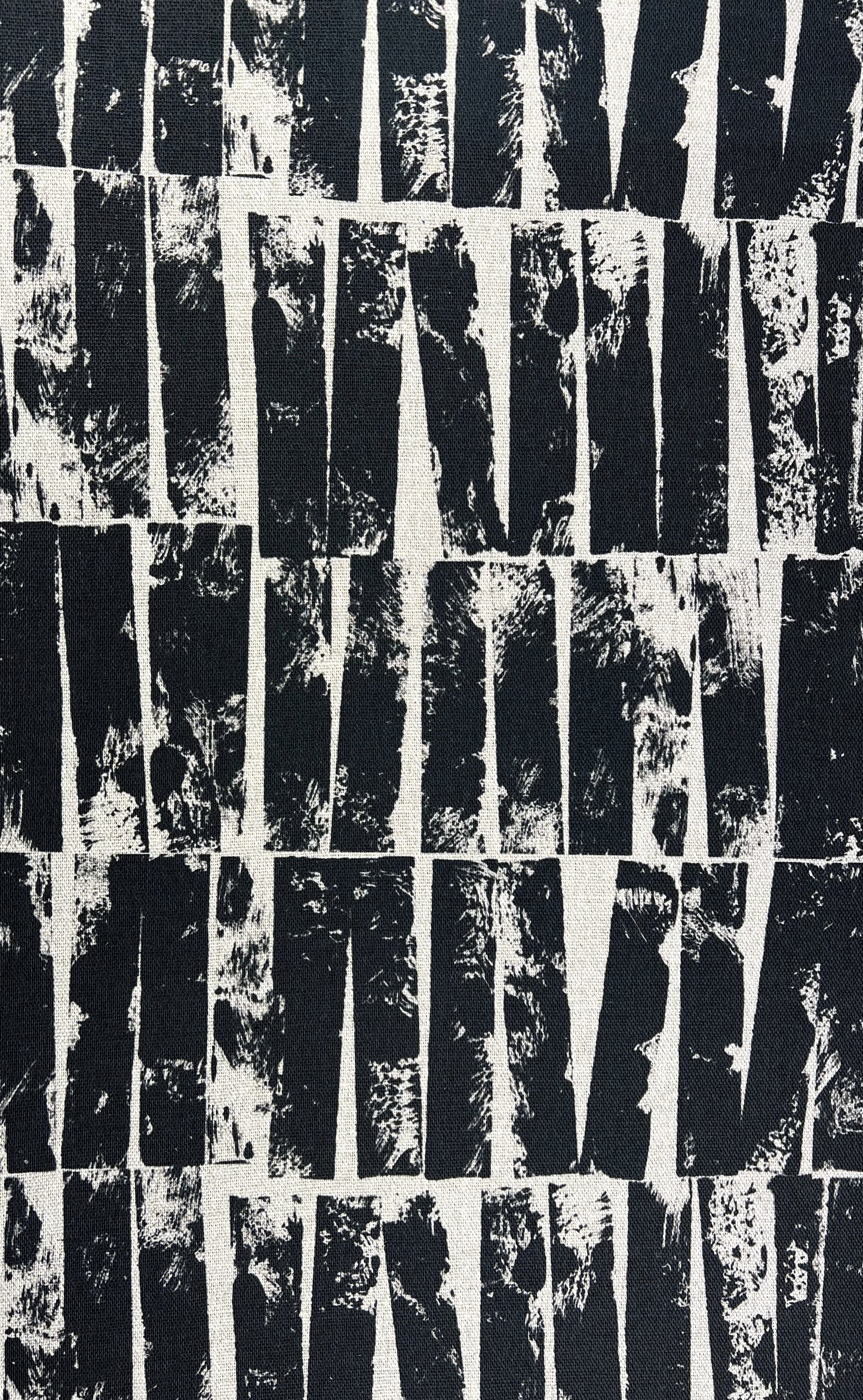 Otis - Black Charcoal