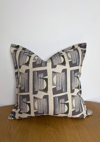 Mirren - Fig linen cushion